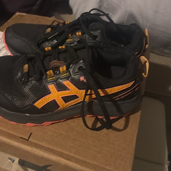 ASICS - Picture 5 of 5